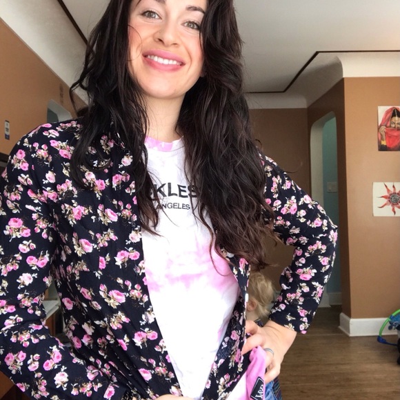 CUTE Floral button down 🌸 - Picture 6 of 6